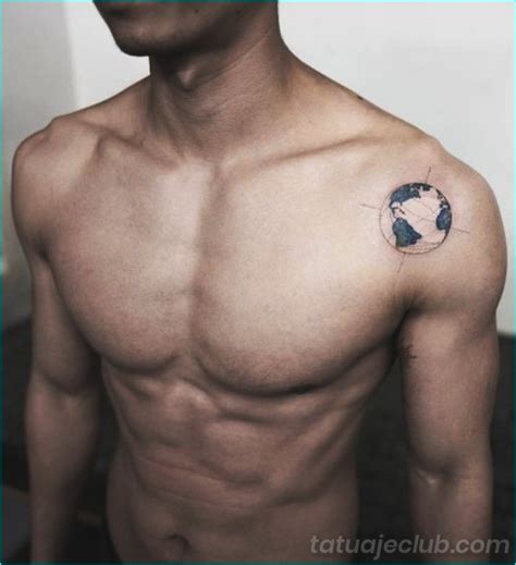 tatuajes en el pecho pequeos para hombres|15 Tatuajes pequeños para hombres con un gran。